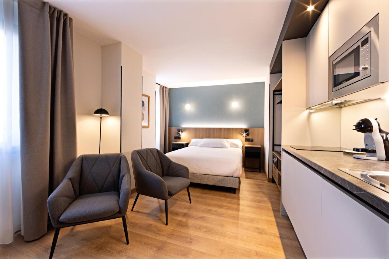 Colon 27 Aparthotel Palencia Exterior photo